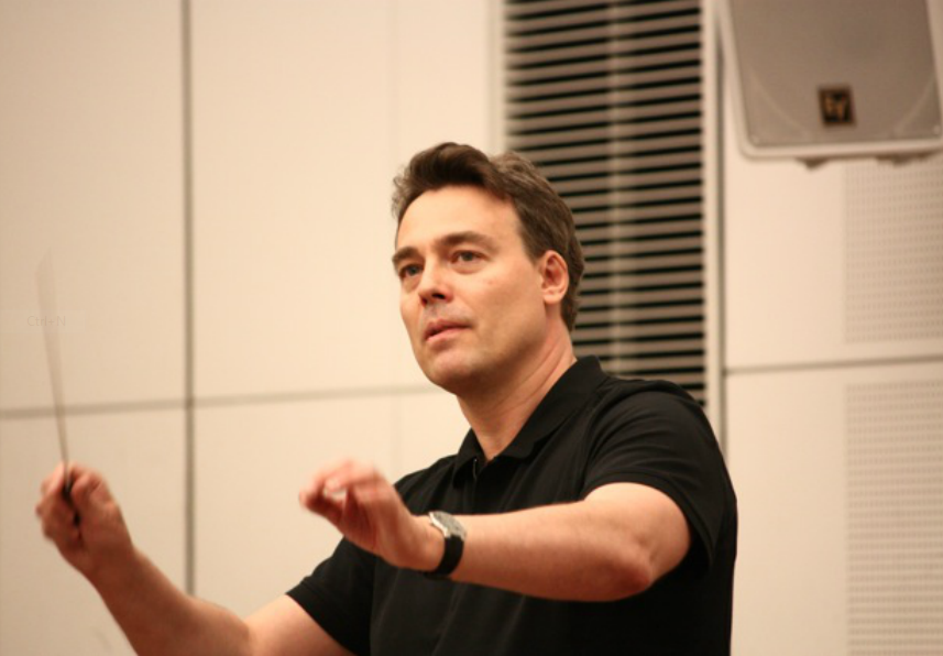 Abel rehearsing with the Tokyo Philharmonic Orchestra in 2013