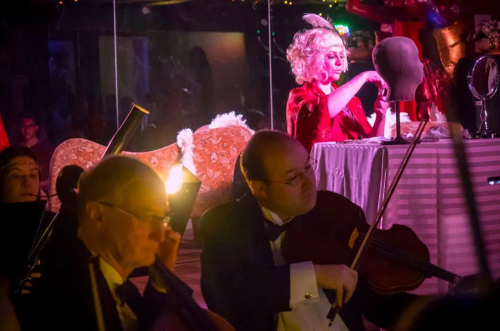 Review: Mercury Opera’s La traviata takes over Chez Pierre Strip Club, Edmonton