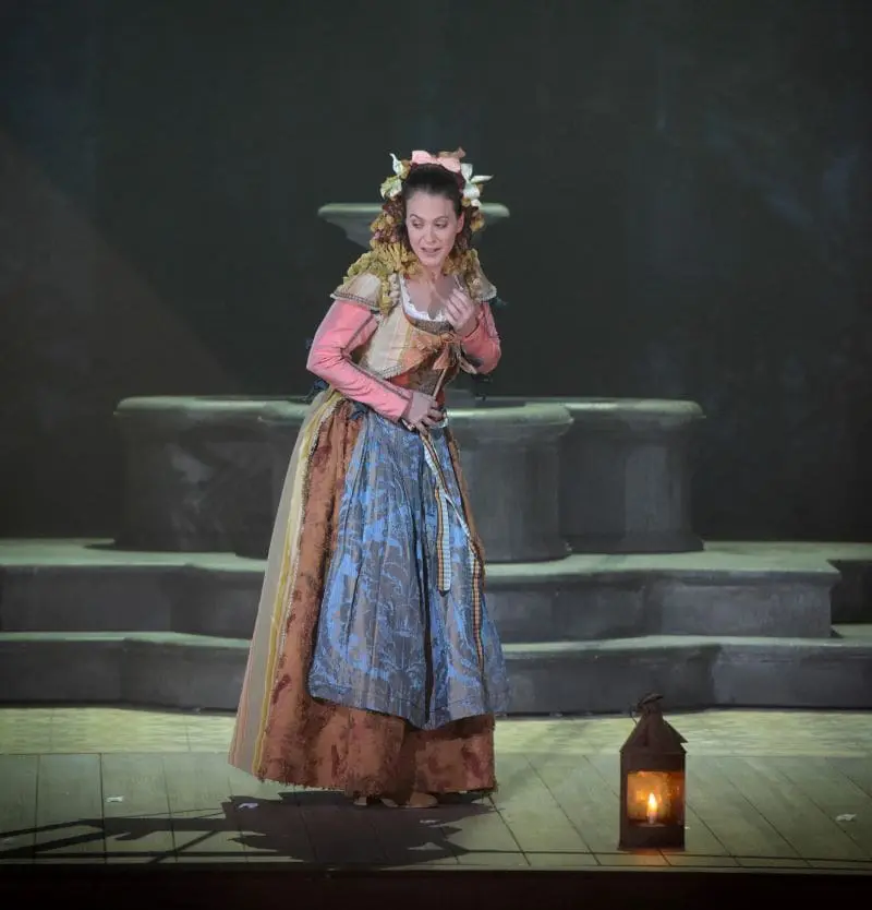 Barbarina in Champs Elysées Figaro