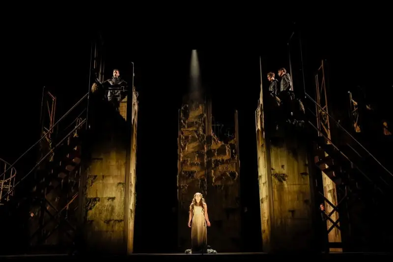 Written on Skin Set Design