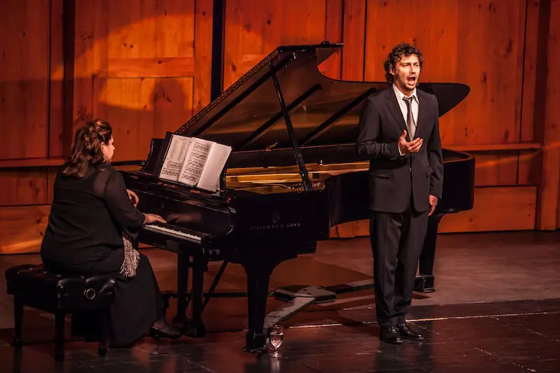 carrie-ann-jonas-kaufmann-body-pic