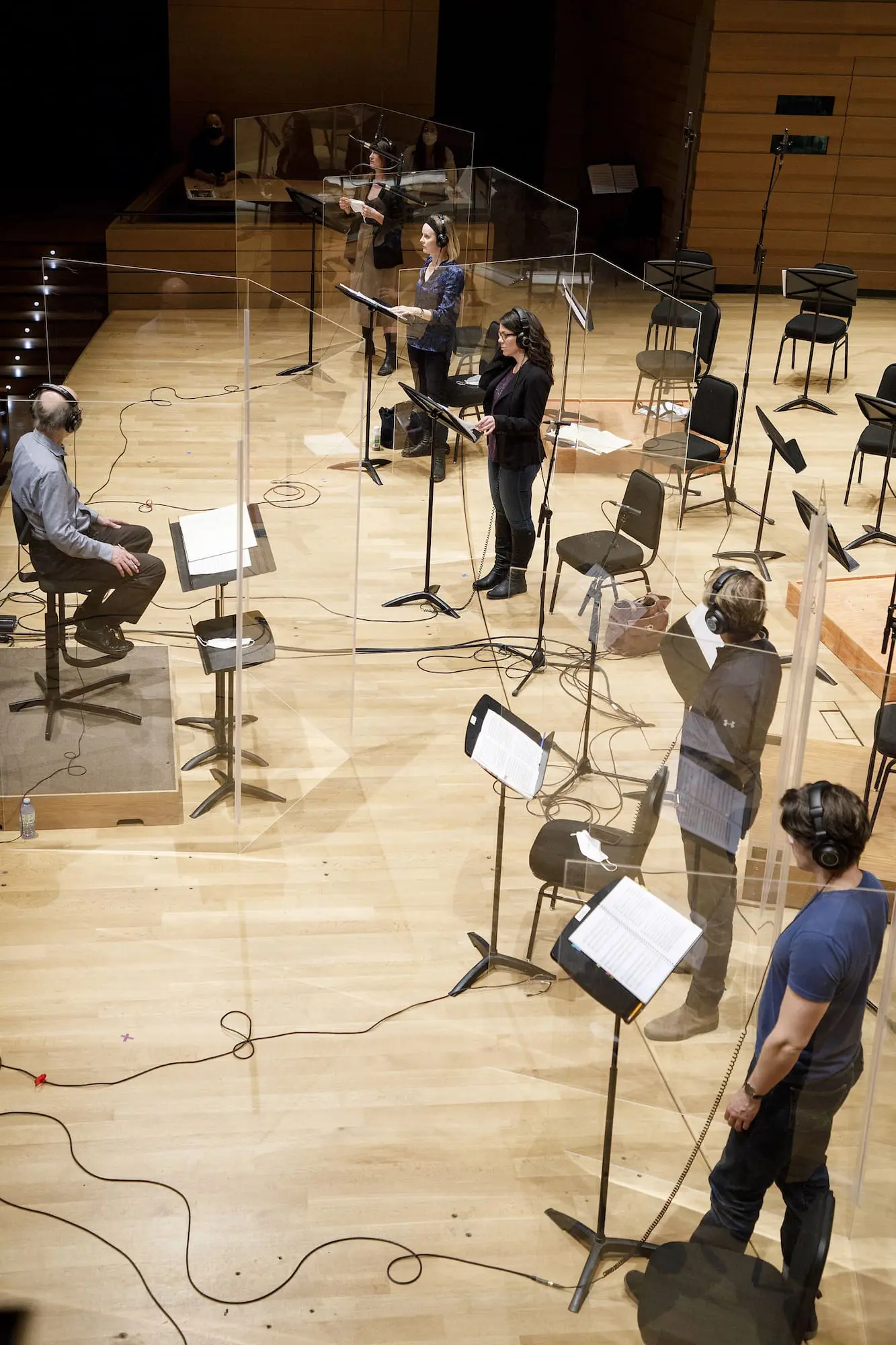 Conductor David Fallis leading the Handel's The Resurrection cast
