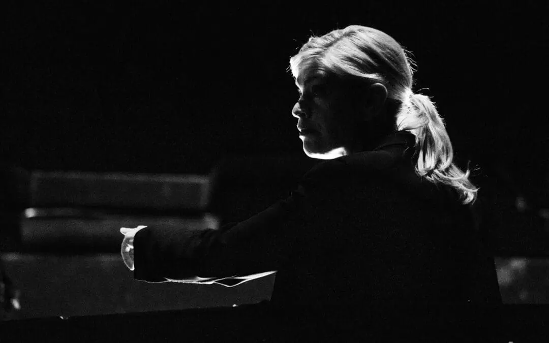 Metropolitan Opera Lady Macbeth of Mtsensk Maestro Keri-Lynn Wilson “masterfully captured not just the score’s cornucopia of arresting sonorities but its vibrant pulse”