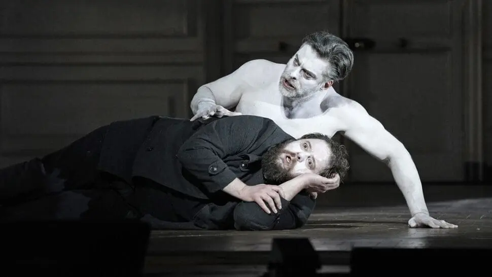 Hamlet_Met-Opera_2022_HR-2 Ⓒ Olivia Kahler