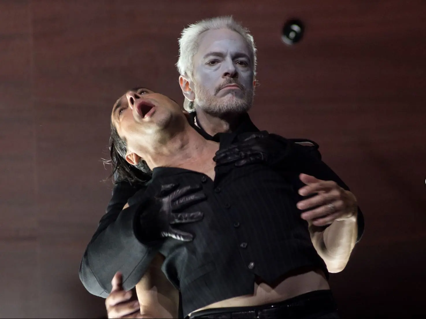 88827461-06DF-4123-A720-2C74F195095D