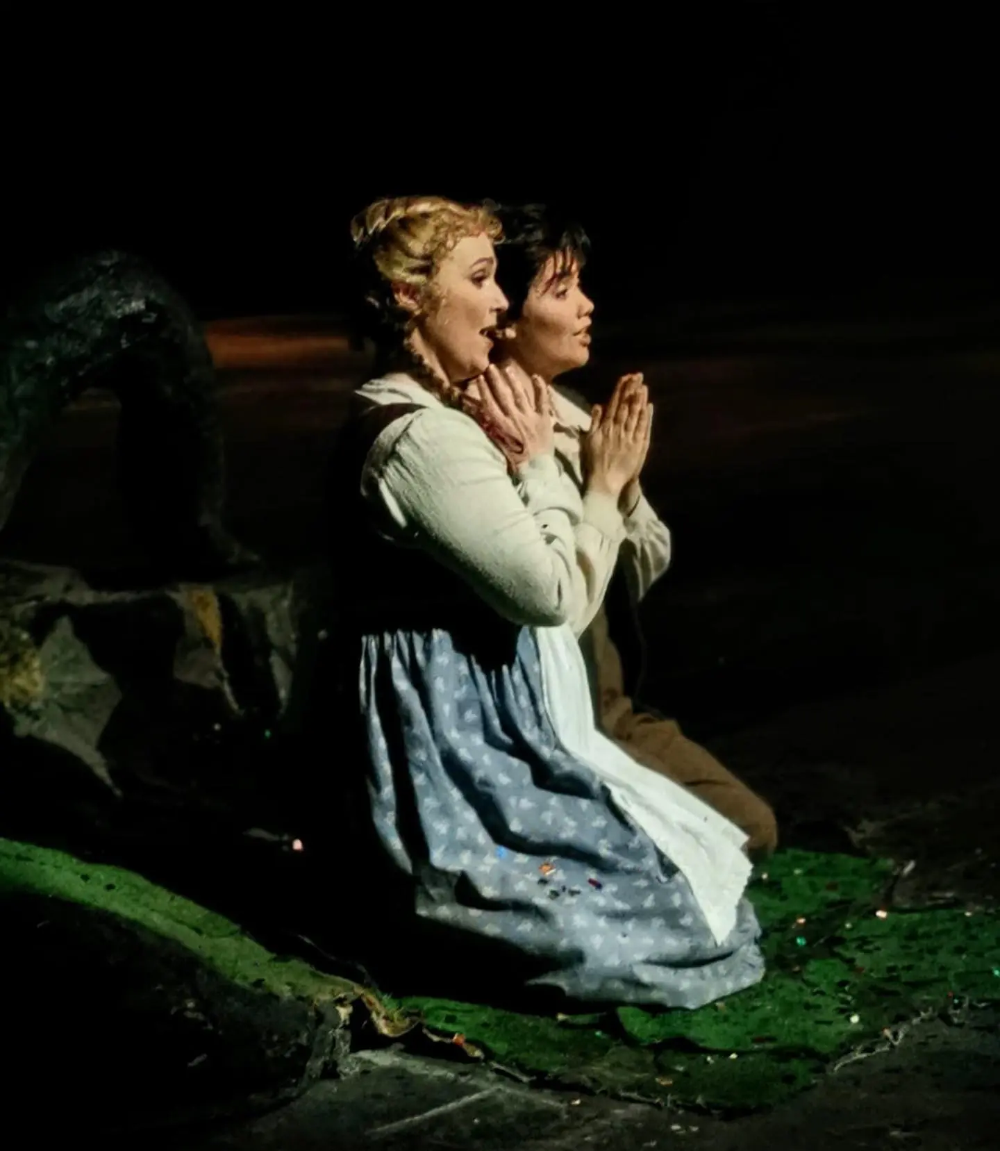 55745686-90A0-46DB-93D0-830C9064E8AD