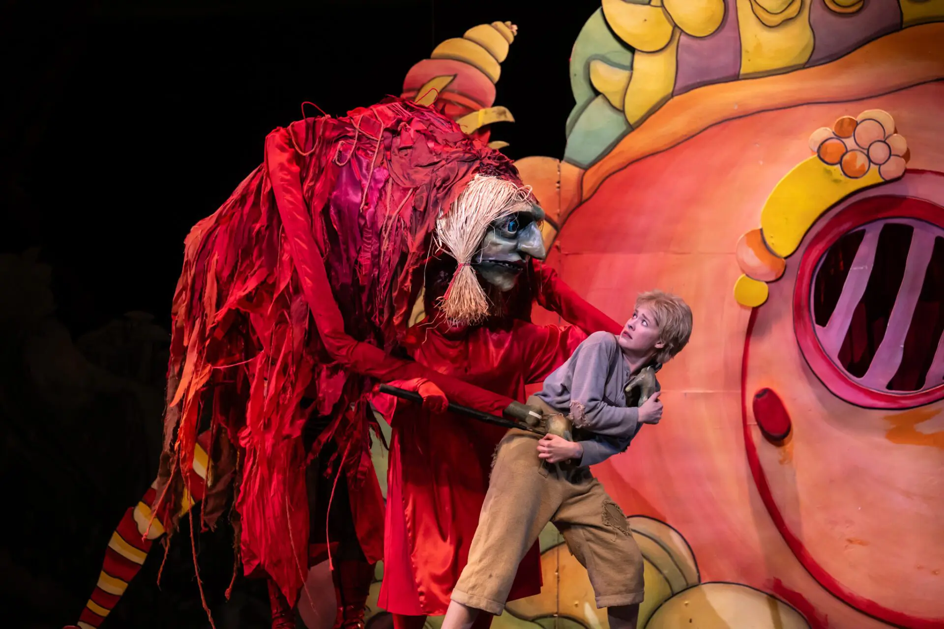 <sub>Calgary Opera</sub><em>Hansel and Gretel</em>“Darker tones and comedy intermingle”