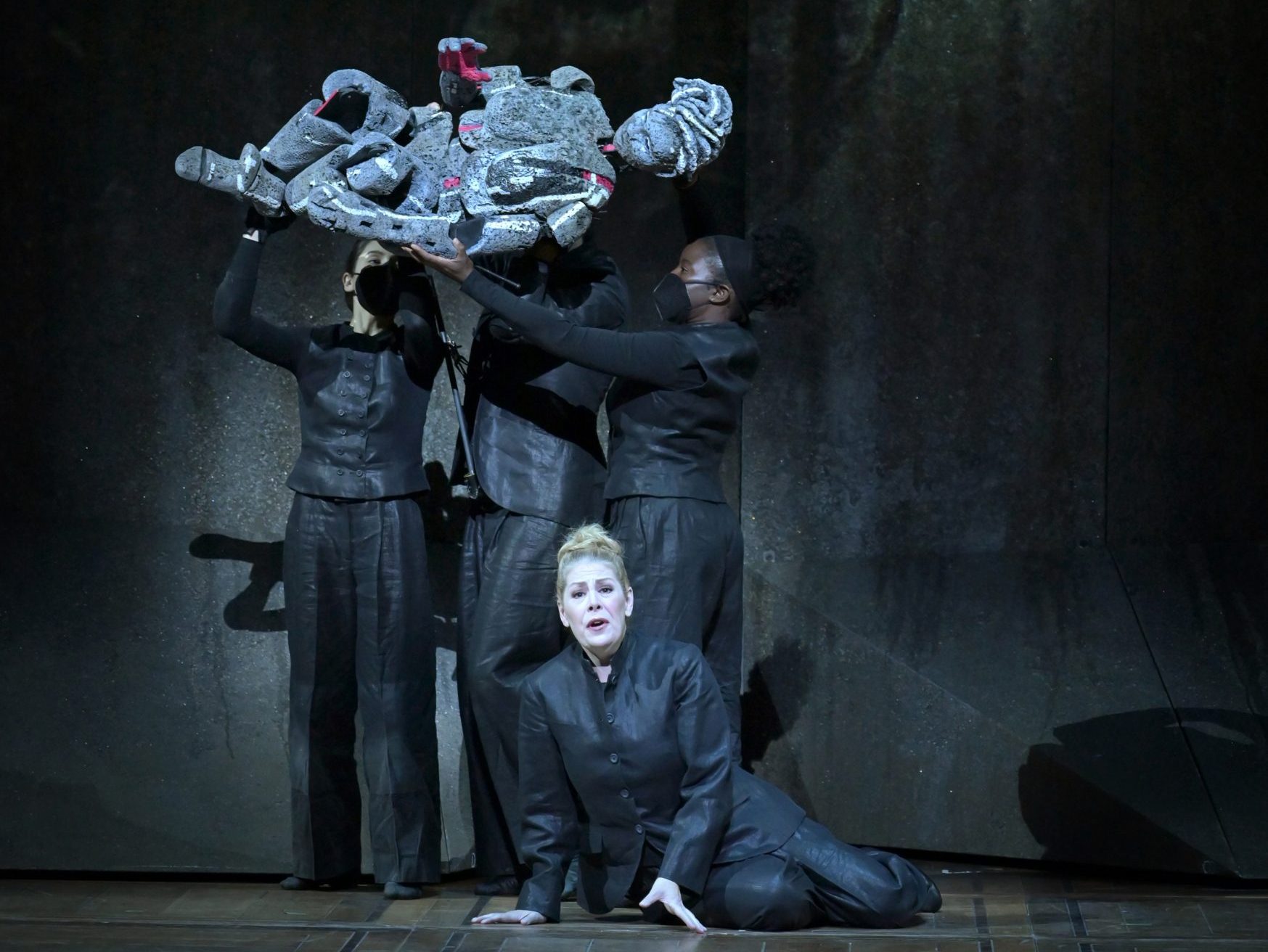Aida with puppets & Radvanovsky at Opéra national de Paris